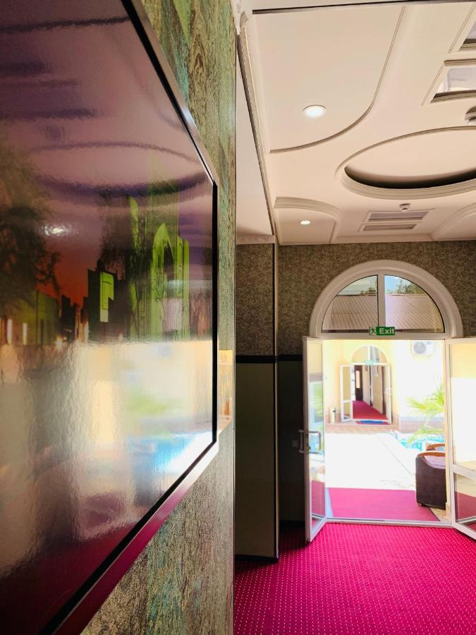 Rahat Inn Hotel Tasjkent Exteriör bild
